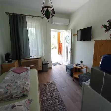 Szieszta Vendeghaz Guest house Sarospatak