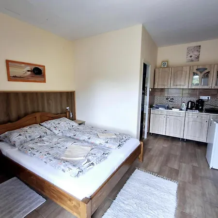 Szieszta Vendeghaz Guest house