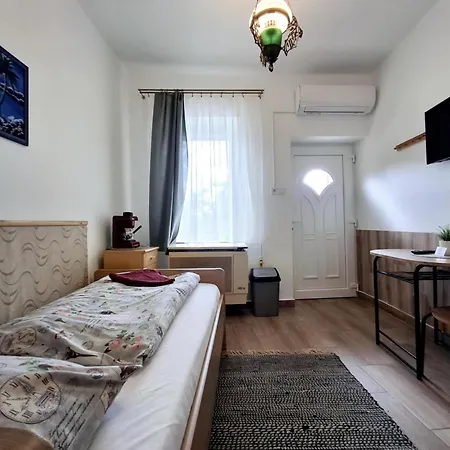 Szieszta Vendeghaz Pensiune 3*