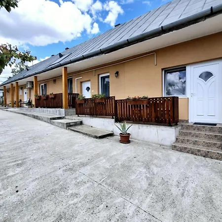 Guest house Szieszta Vendeghaz *