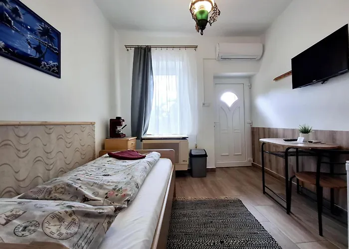 Szieszta Vendeghaz Pensionat 3*